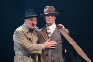 arturo_ui_063_Henry_Goodman__Arturo_Ui__and_Michael_Feast__Roma_._The_Resistible_Rise_of_Arturo_Ui._Photo_by_Manuel_Harlan._4ffd4cb1ddfbb