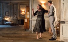 youngvic_3076518b credit Stephen Cumminsky